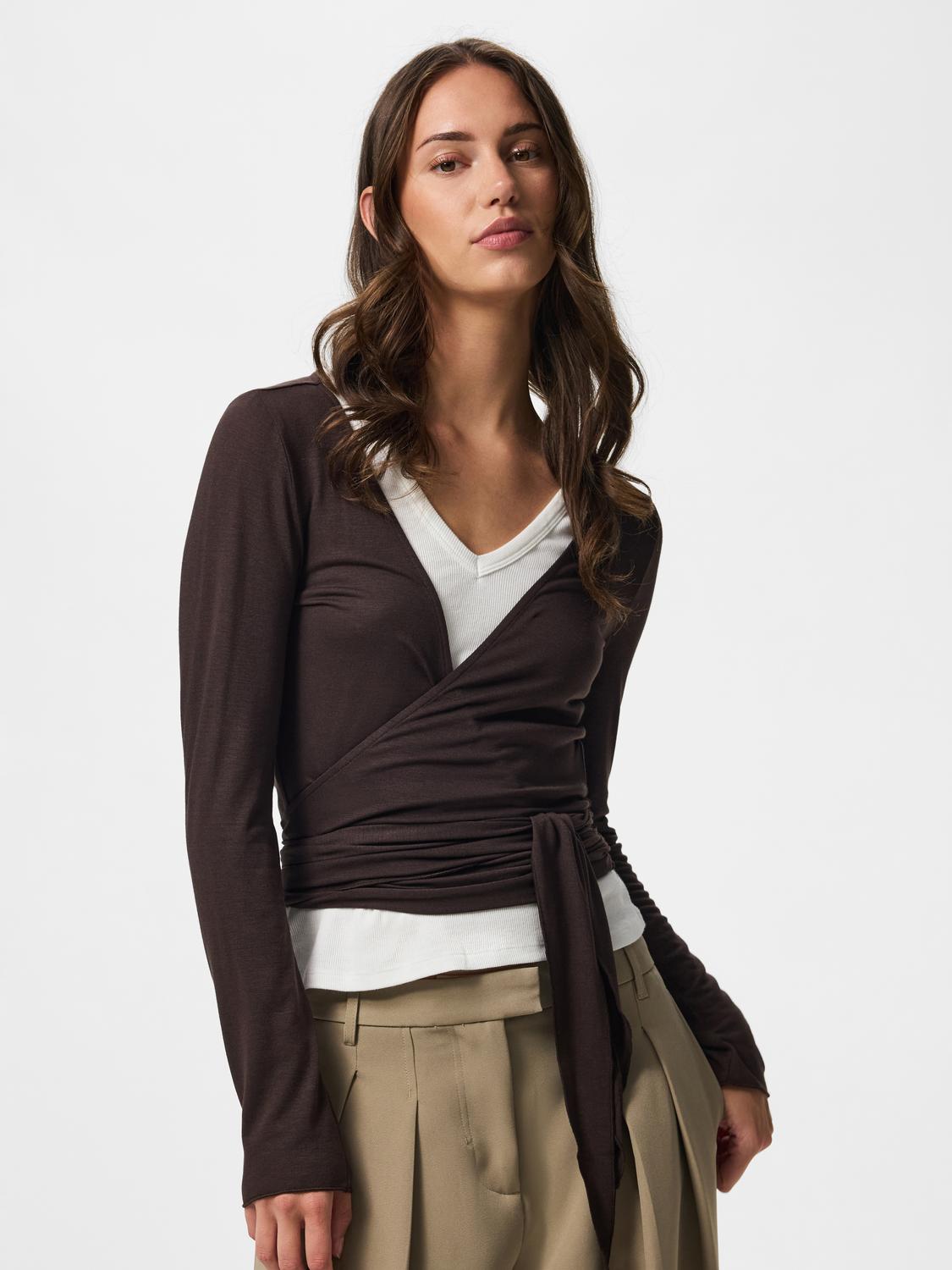 model_shot-front